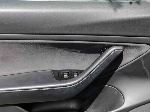Used 2018 Tesla Model 3 Mid Range RWD image 22