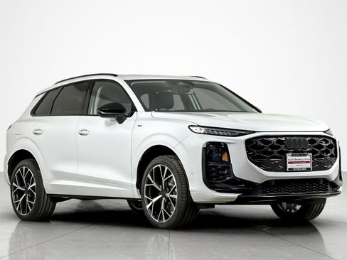 New 2026 Audi Q3 quattro 2.0T image 2