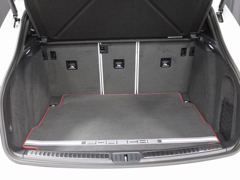 New 2026 Porsche Macan S image 17