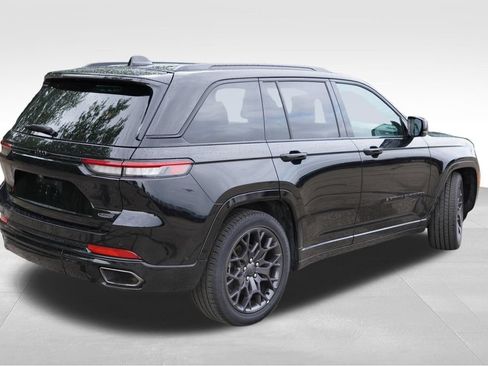 Used 2025 Jeep Grand Cherokee Summit w/ Obsidian Package AWD/4WD image 3