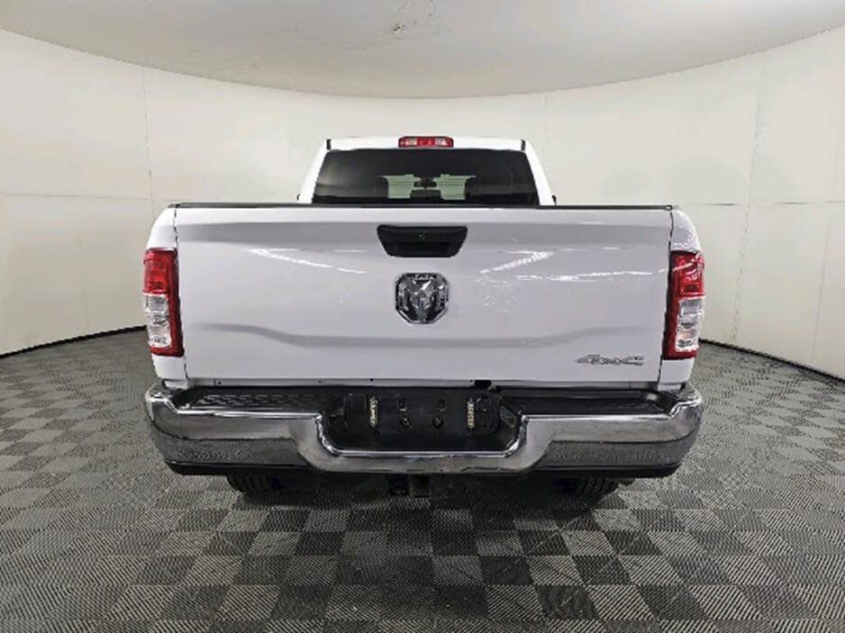 Used 2024 RAM 2500 Tradesman w/ Chrome Appearance Group AWD/4WD image 8