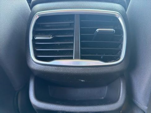 Used 2020 Hyundai Santa Fe SE image 16