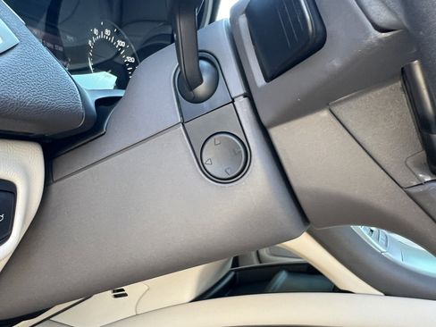 Used 2017 Lincoln MKZ Select image 18