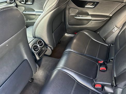 Used 2023 Mercedes-Benz C 300 Sedan image 12