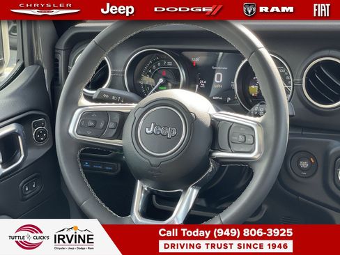 Used 2023 Jeep Wrangler Sahara image 15
