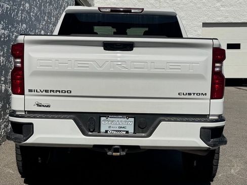 Used 2025 Chevrolet Silverado 1500 Custom image 4