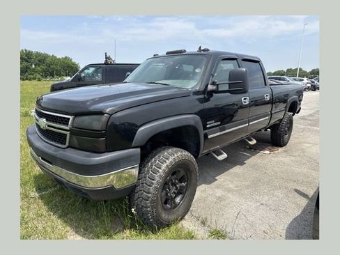 Used 2007 Chevrolet Silverado 2500 LT w/ Heavy-Duty Power Package AWD/4WD image 1