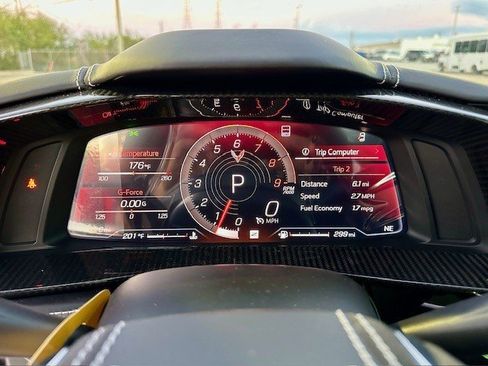 Used 2023 Chevrolet Corvette Z06 w/ Z07 Performance Package image 9