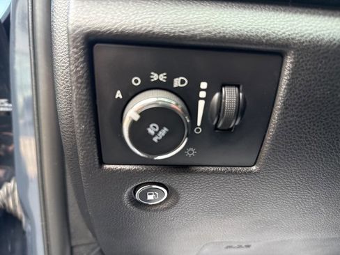 Used 2017 Jeep Grand Cherokee Altitude image 19