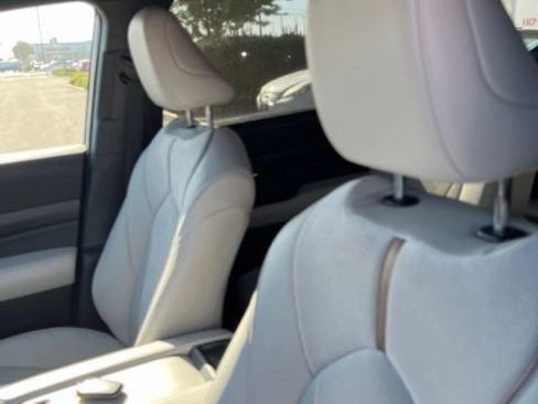 Used 2024 Toyota Grand Highlander AWD Hybrid image 11