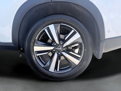 Used 2024 Nissan Rogue SL w/ SL Premium Package image 16