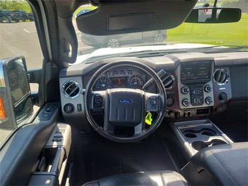 Used 2016 Ford F250 Lariat w/ Lariat Ultimate Package AWD/4WD image 13