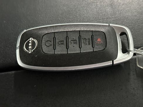 Used 2025 Nissan Rogue SV AWD/4WD image 28