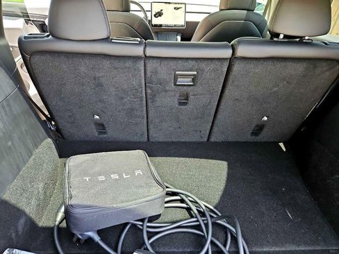 Used 2021 Tesla Model Y Performance image 23