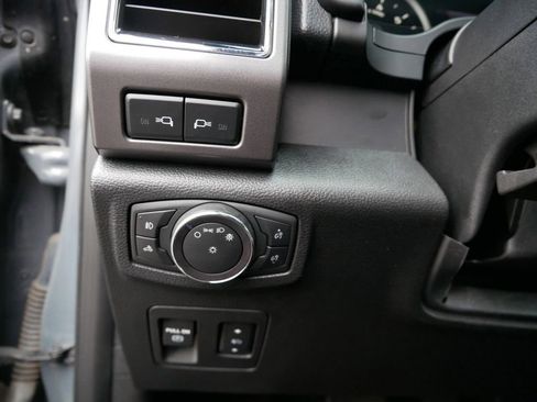 Certified 2022 Ford Explorer XLT w/ Equipment Group 202A image 38