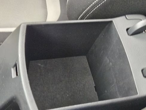 Used 2023 Hyundai Venue SEL FWD image 25