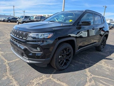 New 2026 Jeep Compass Latitude image 8