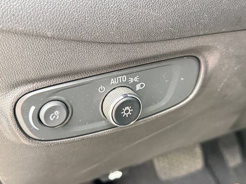 Used 2023 Chevrolet Equinox RS AWD/4WD image 17