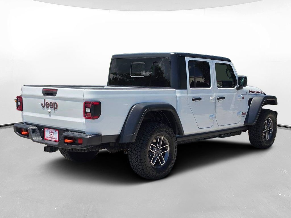 Used 2026 Jeep Gladiator Mojave AWD/4WD image 4