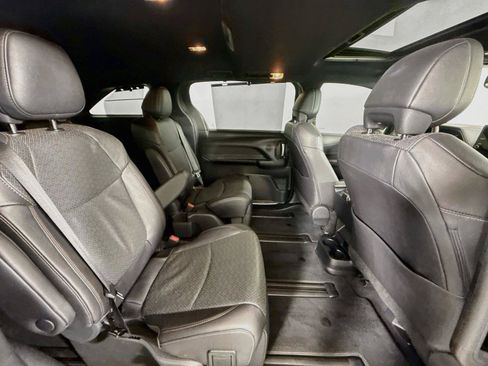 Certified 2025 Toyota Sienna Limited FWD image 44