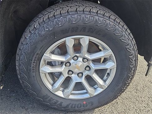 Used 2023 Chevrolet Silverado 1500 LT image 9