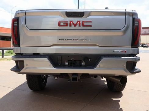 New 2026 GMC Sierra 2500 AT4 w/ AT4 Premium Plus Package AWD/4WD image 5
