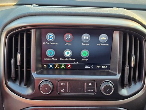 Used 2022 Chevrolet Colorado Z71 AWD/4WD image 16