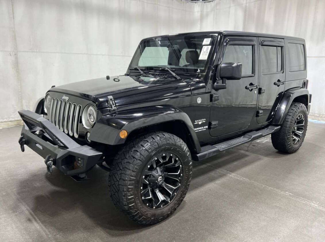 Used 2016 Jeep Wrangler Unlimited Sahara w/ Dual Top Group AWD/4WD image 1