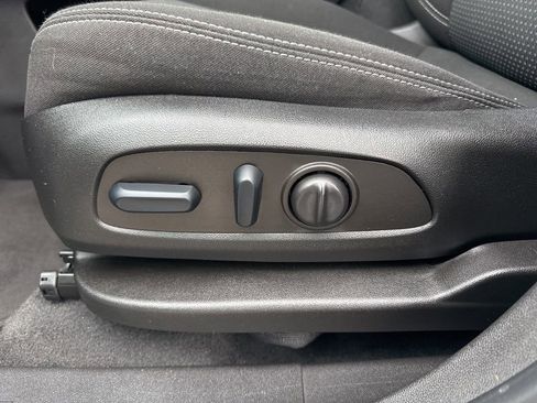 Used 2022 GMC Terrain SLE w/ Driver Convenience Package image 10