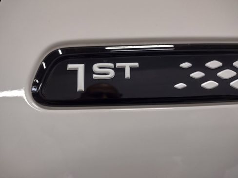 New 2025 Volkswagen ID. Buzz 1st Edition image 16