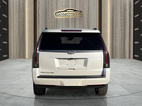 Used 2018 Cadillac Escalade Premium Luxury image 6
