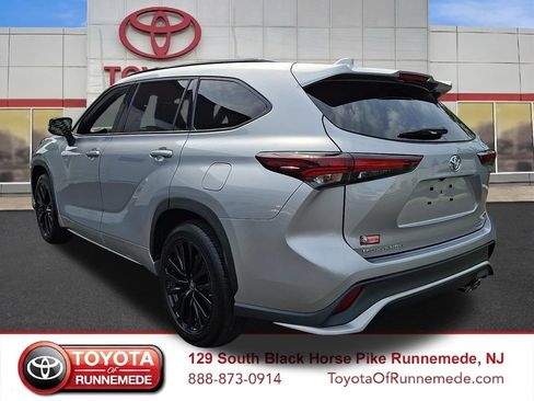 Certified 2025 Toyota Highlander XSE AWD/4WD image 4