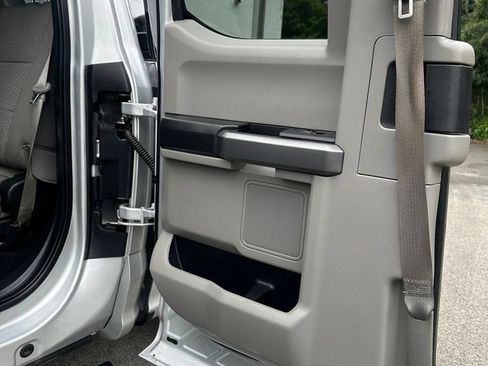 Used 2019 Ford F250 XLT w/ Snow Plow Prep Package AWD/4WD image 12