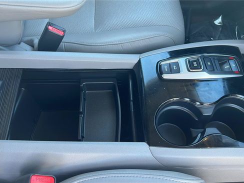 Used 2016 Honda Pilot Elite image 19
