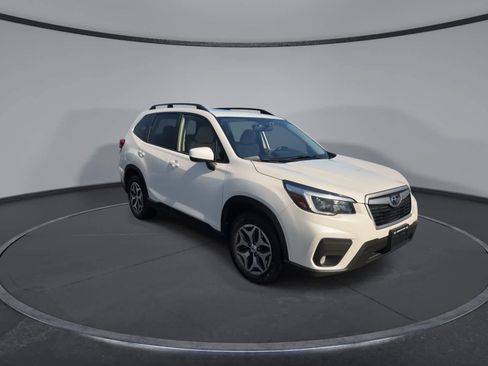 Used 2021 Subaru Forester Premium image 2