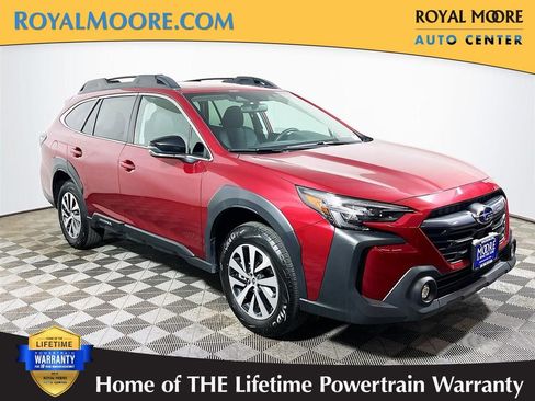 Used 2025 Subaru Outback Premium AWD/4WD image 1