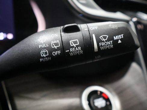 Used 2023 Jeep Grand Cherokee Limited image 38