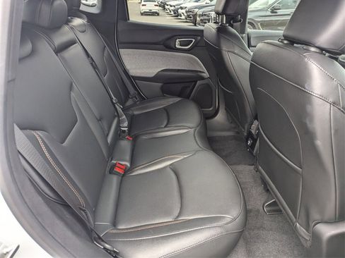 Certified 2024 Jeep Compass Latitude image 13