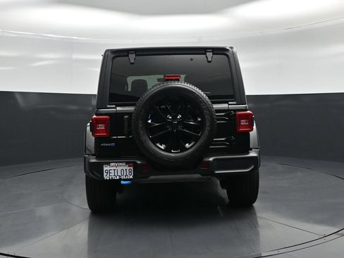Used 2023 Jeep Wrangler Unlimited Sahara AWD/4WD image 21