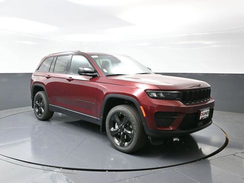 New 2025 Jeep Grand Cherokee Altitude w/ Trailer Tow Package image 5