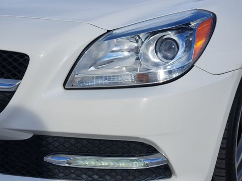 Used 2015 Mercedes-Benz SLK 250 image 9