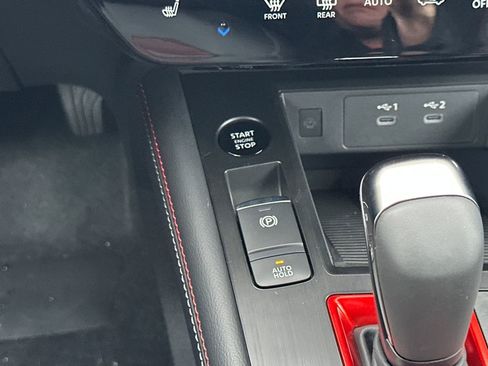 New 2026 Nissan Kicks SR w/ Cold Weather Package image 22