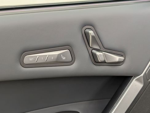 New 2026 BMW iX xDrive45 w/ M Sport Package image 24