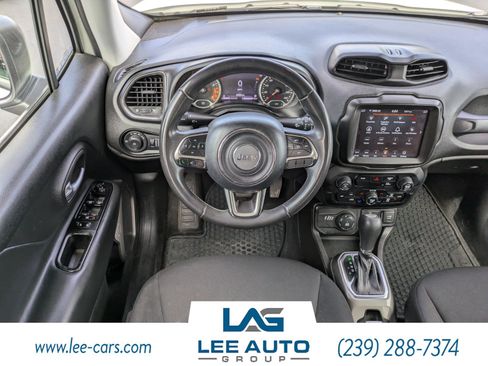 Used 2022 Jeep Renegade Latitude AWD/4WD image 13