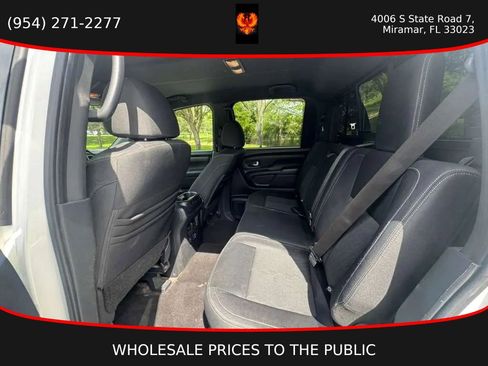 Used 2019 Nissan Titan SV w/ SV Convenience Package AWD/4WD image 17