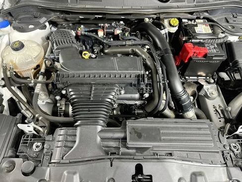 Used 2023 Lincoln Corsair FWD w/ Rear Removable Package Tray image 24