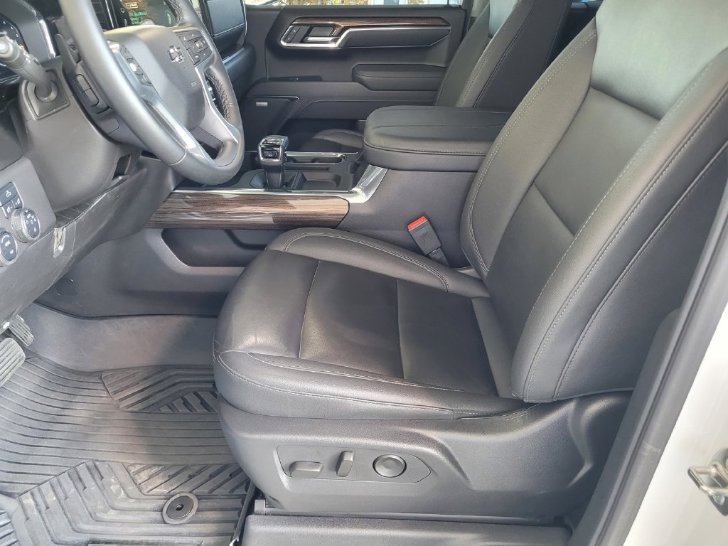 Used 2025 Chevrolet Silverado 1500 RST w/ Convenience Package II AWD/4WD image 12