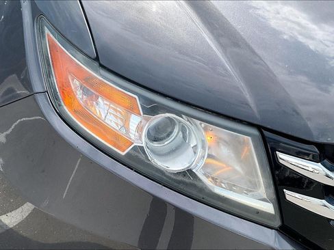 Used 2021 Chrysler Pacifica Touring-L FWD image 26