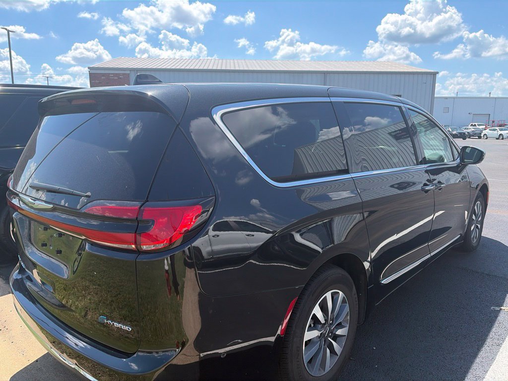Used 2022 Chrysler Pacifica Limited FWD image 6