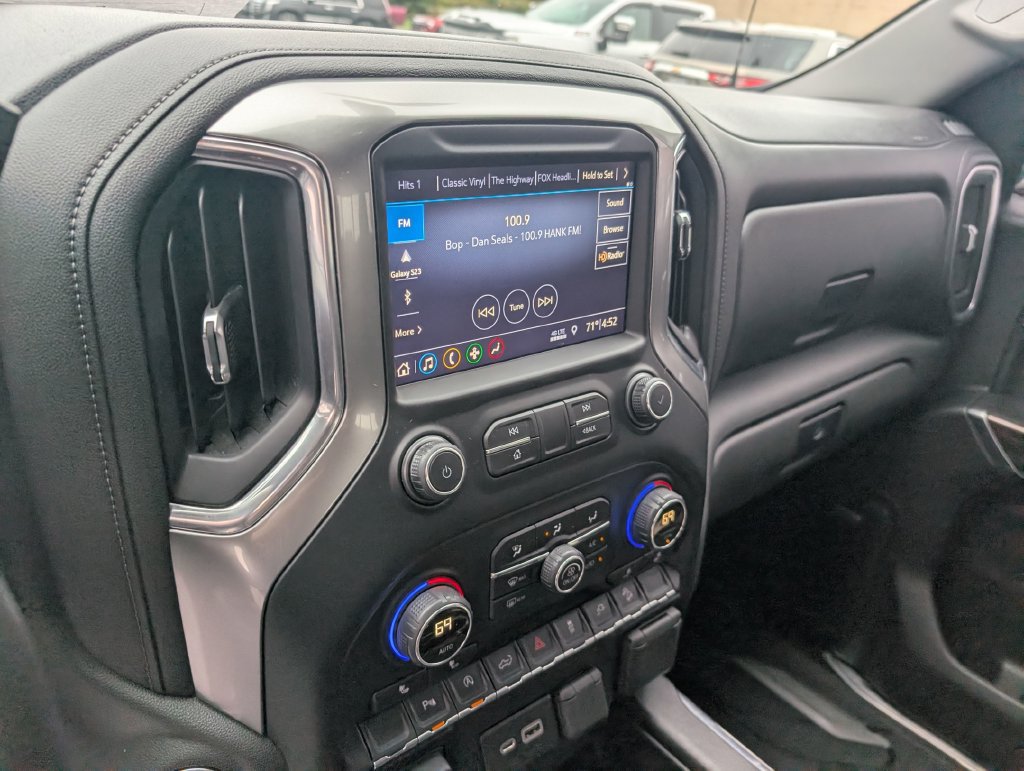 Used 2019 Chevrolet Silverado 1500 LT Trail Boss AWD/4WD image 22